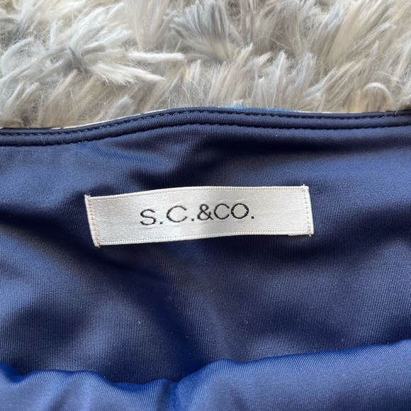 Tennis skirt with blue/white floral design, comfortable material inside, pockets - Picture 2 of 6